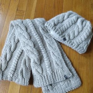Cable knit scarf and hat set
